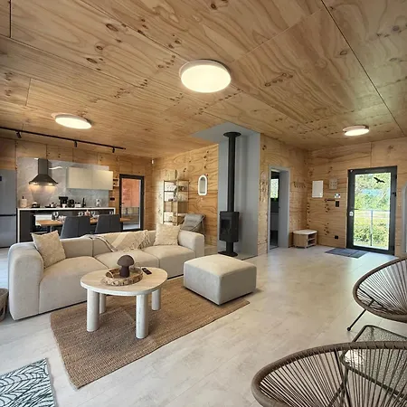 Сasa de vacaciones Brand New, Wifi, Ac, Sundeck, Wide View, Bbq Bratislava