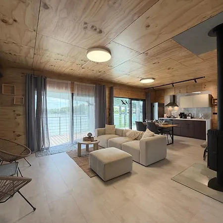 Сasa de vacaciones Brand New, Wifi, Ac, Sundeck, Wide View, Bbq Bratislava
