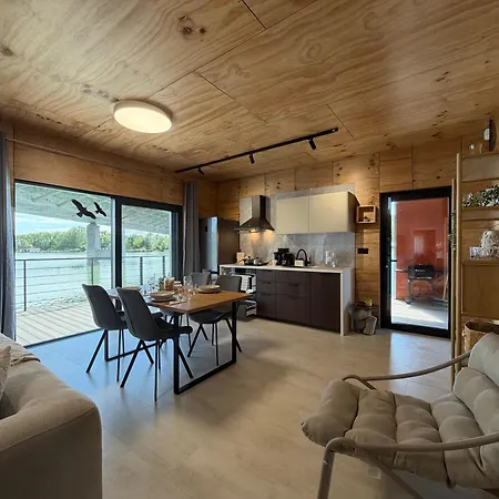 Brand New, Wifi, Ac, Sundeck, Wide View, Bbq